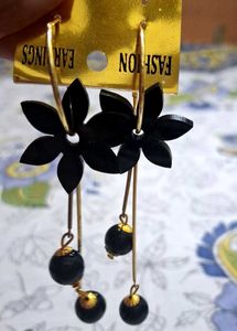 Black Flower Dangle Earrings