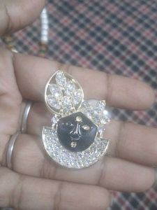 Elegant Pearl Necklace with Pendant