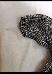 Cute Gingham Off-Shoulder Top