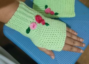 Crocheted hand warmer and spiral