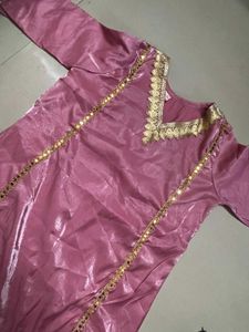Elegant Pink Kurta with Gold Embellishments