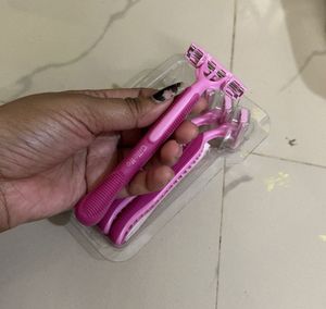 Pink Gillctte hair Razors (Set of 3)