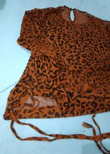 Chic Leopard Print Top