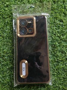 vivo y35 Stylish Black Phone Case with Gold Trim