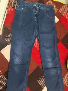 2 Pairs of Women's Jeans