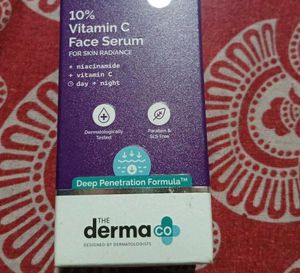 derma co vitamin face brightening serum