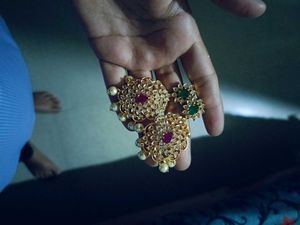 Elegant Gold-Toned Jewellery Set
