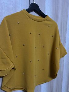 Cute mustard partying Top