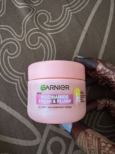 Garnier Niacinamide Fresh & Plump Cream