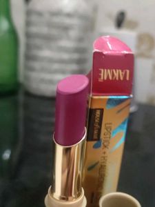 9 to 5 HYA MATTE Lipstick PM4 Follow Up Fuschia