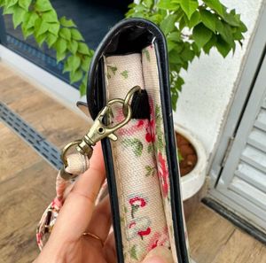 Vintage Design Floral Print Sling Bag with Clasp