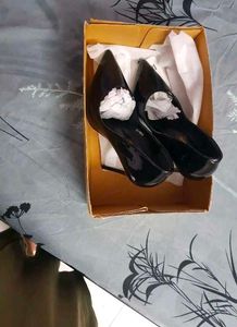 black high heel pumps