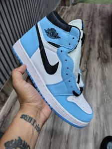 Air Jordan 1 Retro University Blue