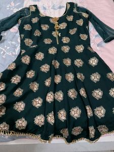 Elegant Dark Green Embellished Kurta