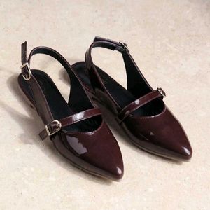 Chic Pointed Toe Slingback Flats