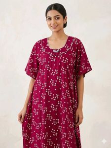 Comfortable Maroon Printed Nightgown