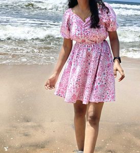 Chic Pink Floral Print Mini Dress