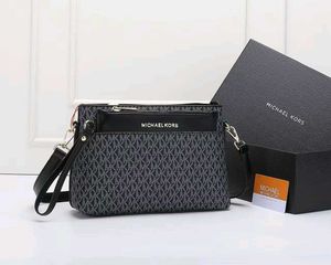 Micheal kors slingbags