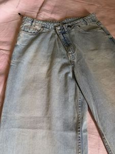 White-washed light blue jeans size-30