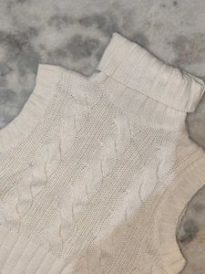 Cable Knit Turtleneck Vest