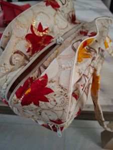 Floral make-up Bag
