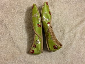 Green Juttis Size 36