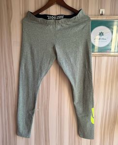 NIKE Premium Authentic Active Wear Fitness Tights