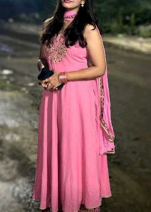 Elegant Pink Embroidered Kurta Set