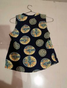 Unique Compass Print Sleeveless Top