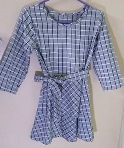 Checked Tie-Waist Tunic Top