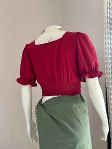 Chic Red Lace-Up Puff Sleeve Top