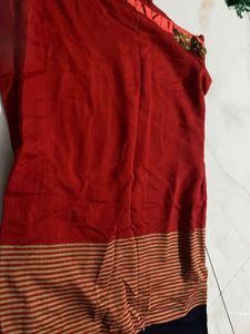 Red &amp; Beige Striped Saree