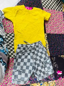 5 pairs of clothing set by Trends