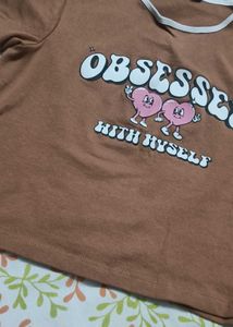 brown short tshirt