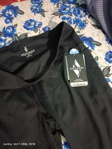 Classic Black Leggings - Comfortable &amp; Versatile