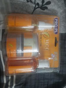 VLCC Pedi Glow Foot Care Kit