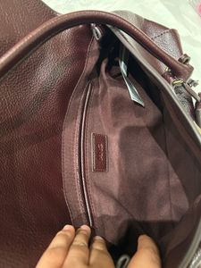 Chic Burgundy Leather Handbag