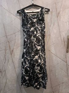 Black &amp; White Abstract Print Sleeveless Dress it s