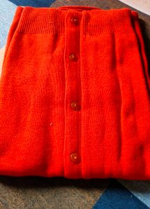 ORANGE SWEATER