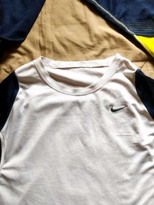 Nike T-Shirt