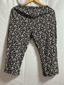 Floral Print Cropped Pants