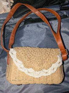 Chic Woven Crossbody Bag with Lace Trim