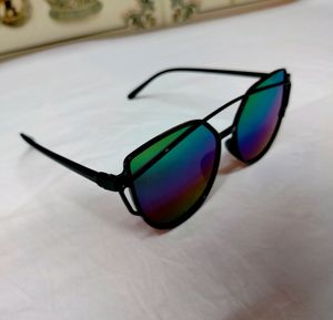 2 Pis New Fashion Sunglasses For Men And Women