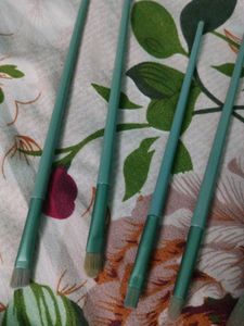 Set of 6 Teal Makeup Brushes