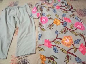 Beautiful Floral Print Kurta Set