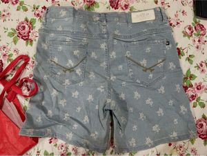 Cute patterned denim shorts