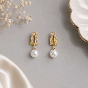 Elegant Pearl &amp; Crystal Drop Earrings