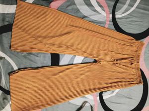 Pleated Wide-Leg Pants