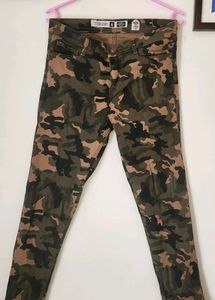 Olive Green & Black Slim Fit Printed Chinos