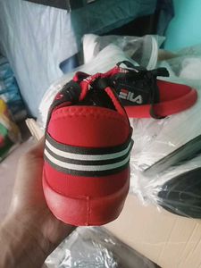 NEW NO USED PULIVE SNEAKERS SHOES FOR MEN AND WOME